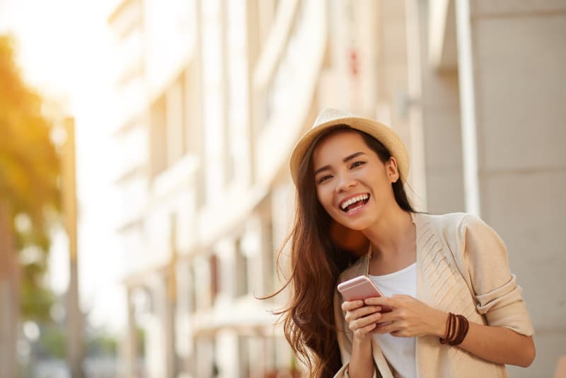 Mädchen ansprechen: Mit diesen 8 Schritten schaffst Du es | Dating tools