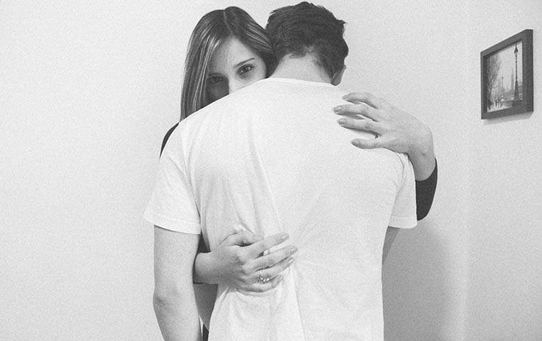 10 Tipps Wenn Du Dich In Einen Emotional Unerreichbaren Mann