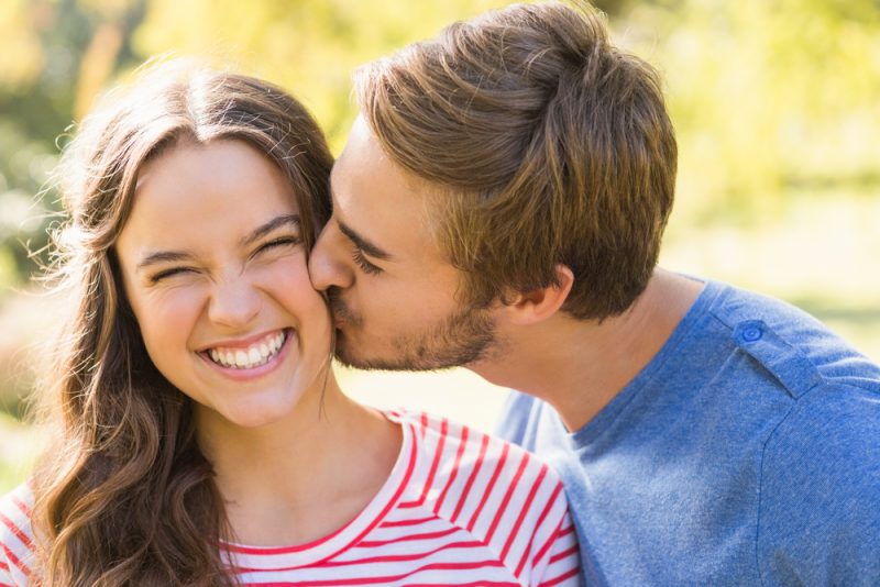 15 Tipps, wie du jeden Mann dazu bringen kannst, sich wie verrückt in dich zu verlieben