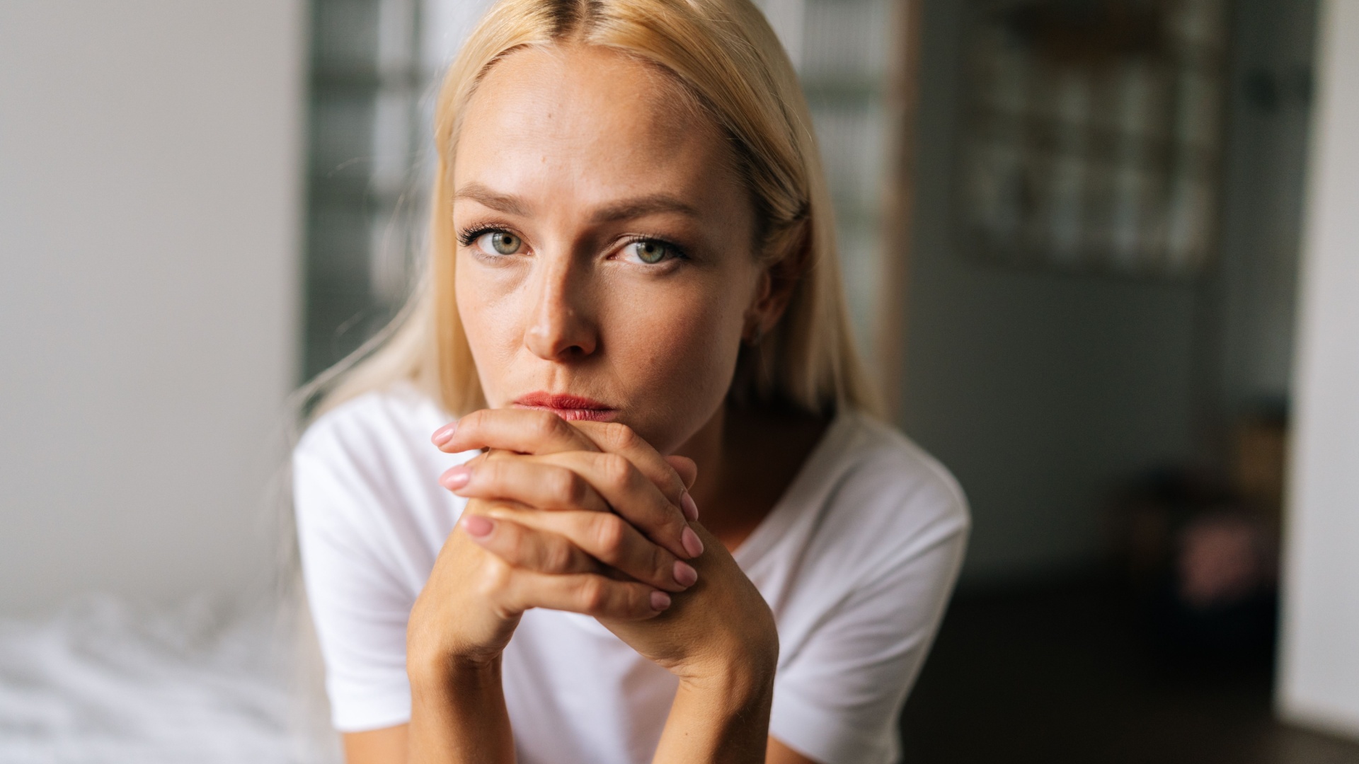 Die Frau, die du kanntest, ist längst Vergangenheit: Sie hat gelitten, gelernt und losgelassen