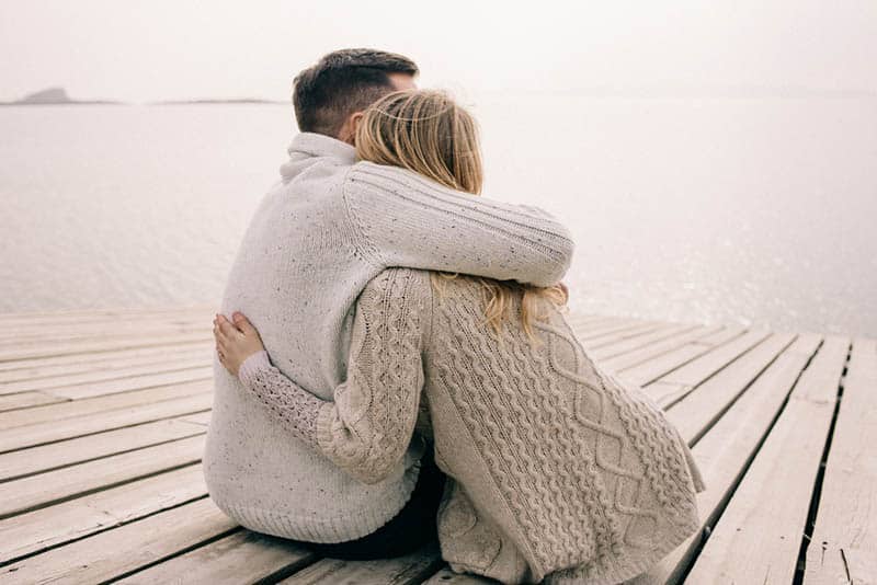 Die Top 12 Zeichen, Dass Du Mit Einem Emotional Reifen Mann Zusammen Bist