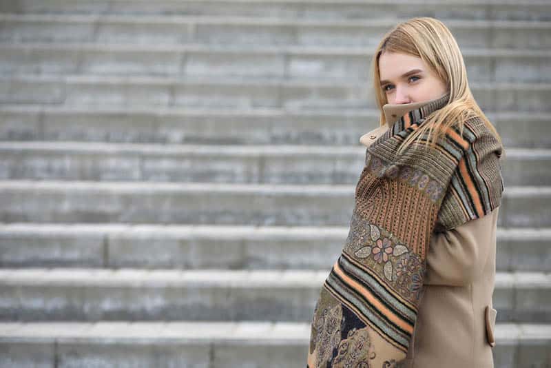5 Unsichtbare Narben, Die Emotional Vernachlässigte Frauen In Neue Beziehungen Mitbringen