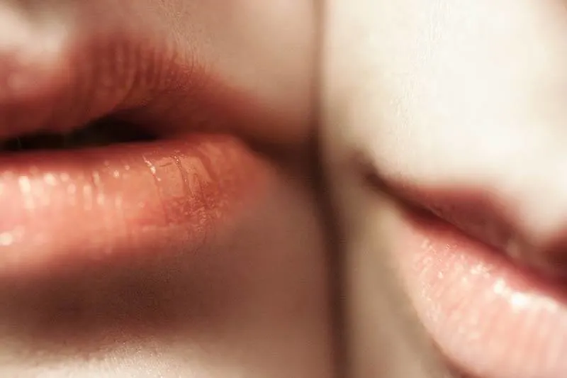 Lippen von zwei Personen