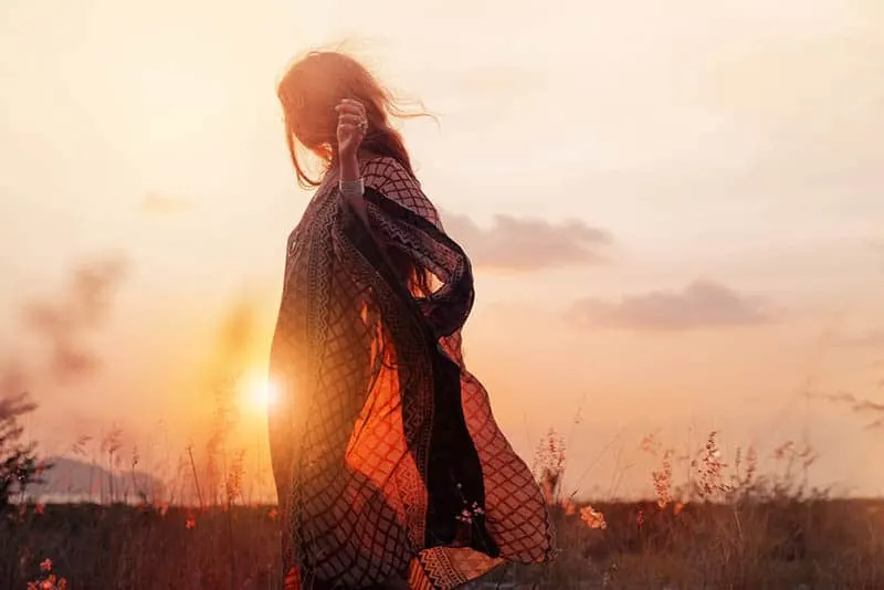 Hippie Girl: 22 beeindruckende Fakten über das Ausgehen mit einer Boho-Schönheit
