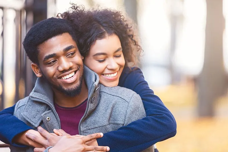 Du Verdienst Diese 6 Dinge, Wenn Er Dich Wirklich Liebt