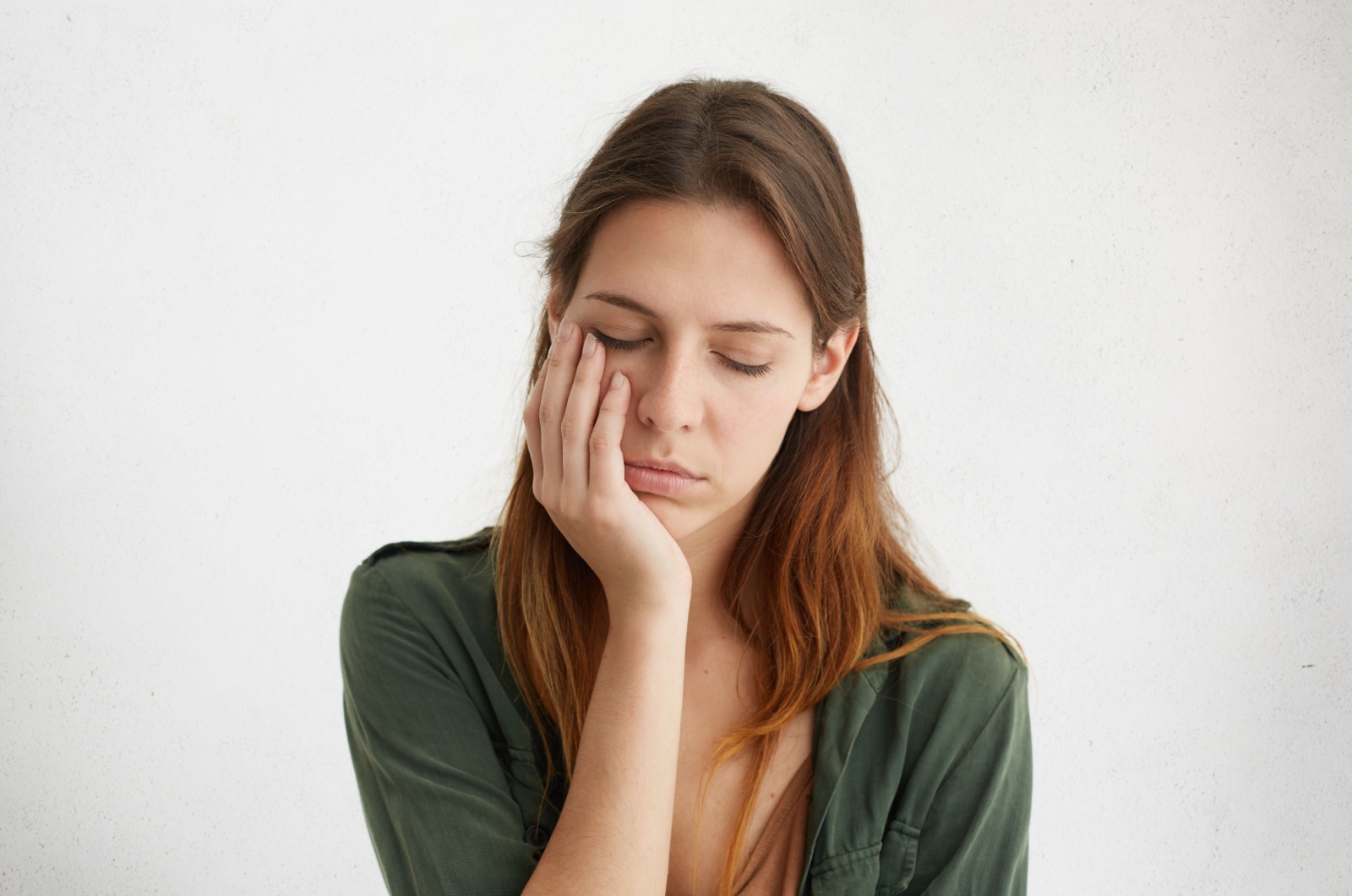 emotional taube frau