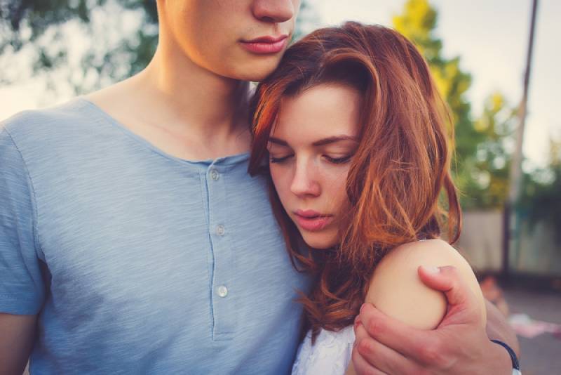 15 Anzeichen dafür, dass du in einer äußerst unglücklichen Beziehung steckst