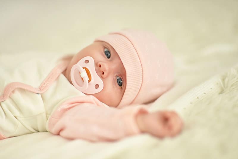 süßes neugeborenes Baby