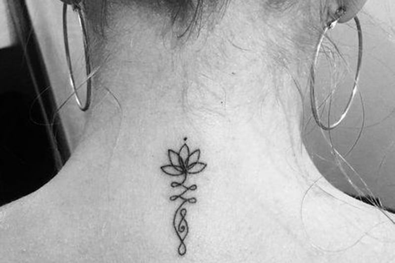 Blume Weg Infinity Tattoo Auf dem Nacken