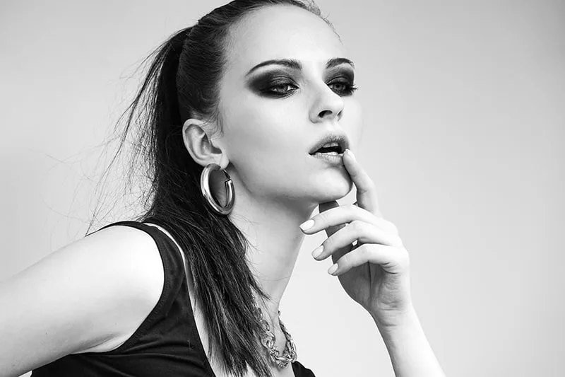 eine Frau mit Make-up