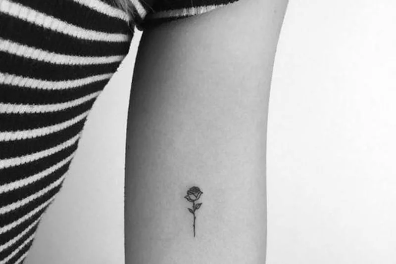 Rose Tattoo auf dem Arm