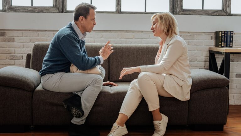 narzisst und eine frau reden