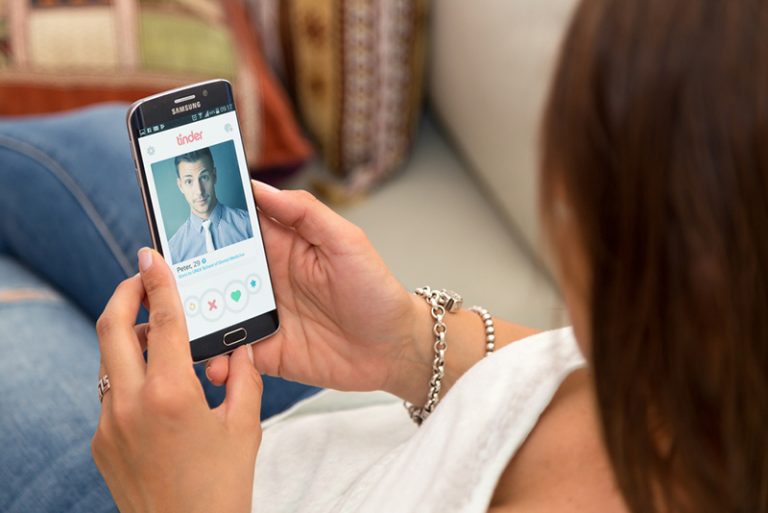 Tinder Anschreiben Wie die erste Nachricht zum ersten Date führt