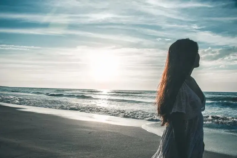 Frau am Strand