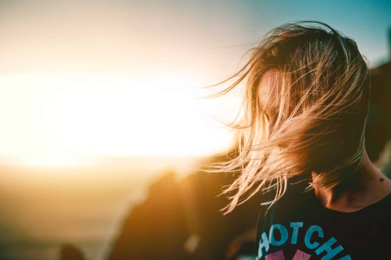 ein Mädchen mit dem Wind im Haar(1)