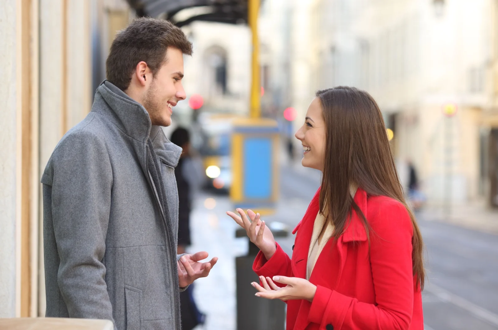 Mann und Frau auf der Strasse