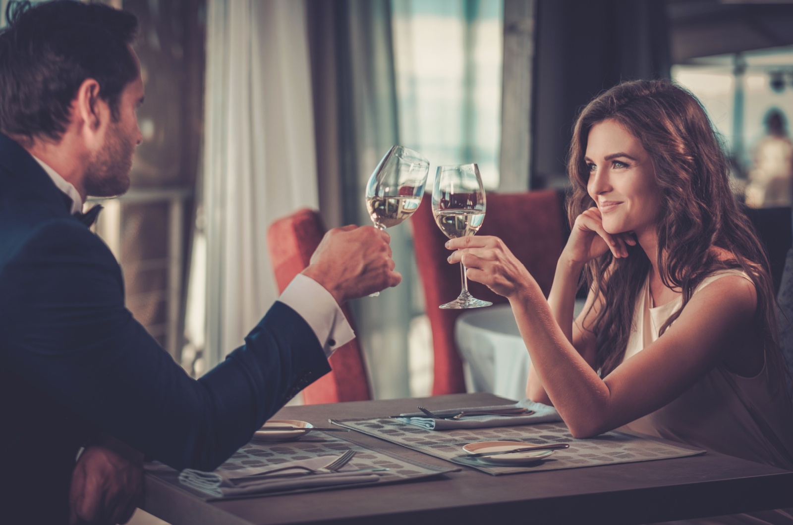 Mann und Frau im Restaurant