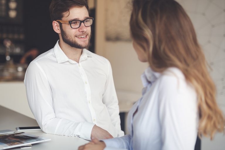 Flirten oder nur kumpelhaft unterschied