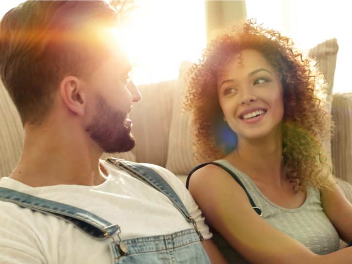 Stier-Mann Flirtverhalten – Wir verraten, wie der Bulle flirtet