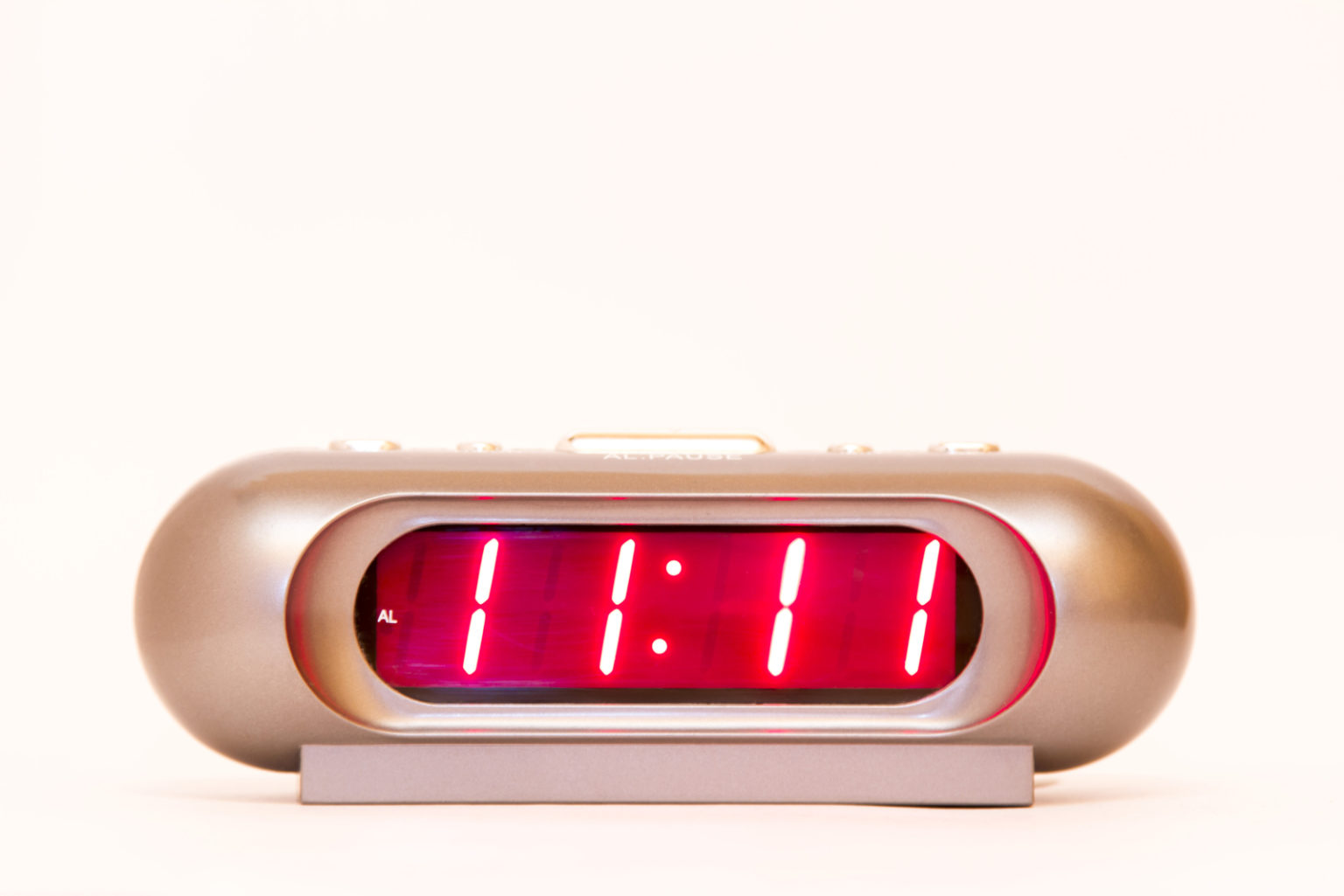 Bedeutung der Doppel-Uhrzeit 02:02! Ein Segen oder ein Fluch?