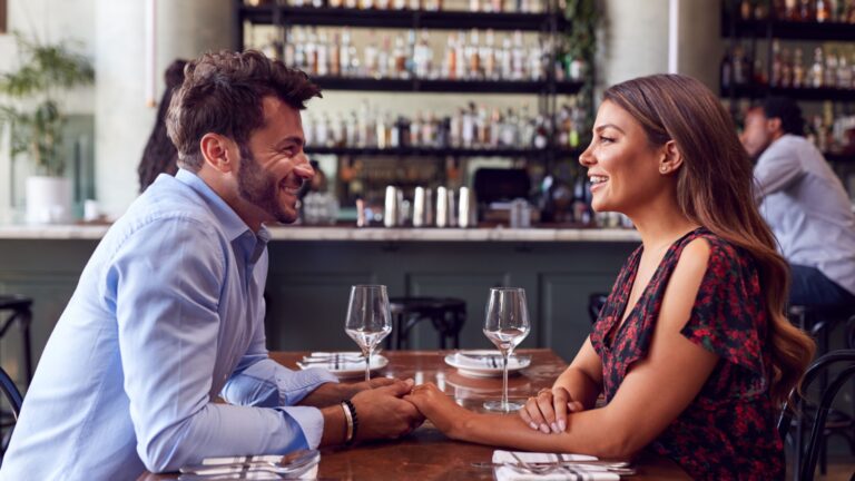 paar beim ersten date