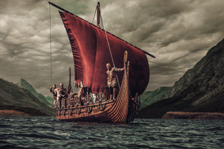 Wikinger auf Schiff auf See