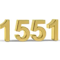 goldene Zahl 1551 auf weißem Hintergrund