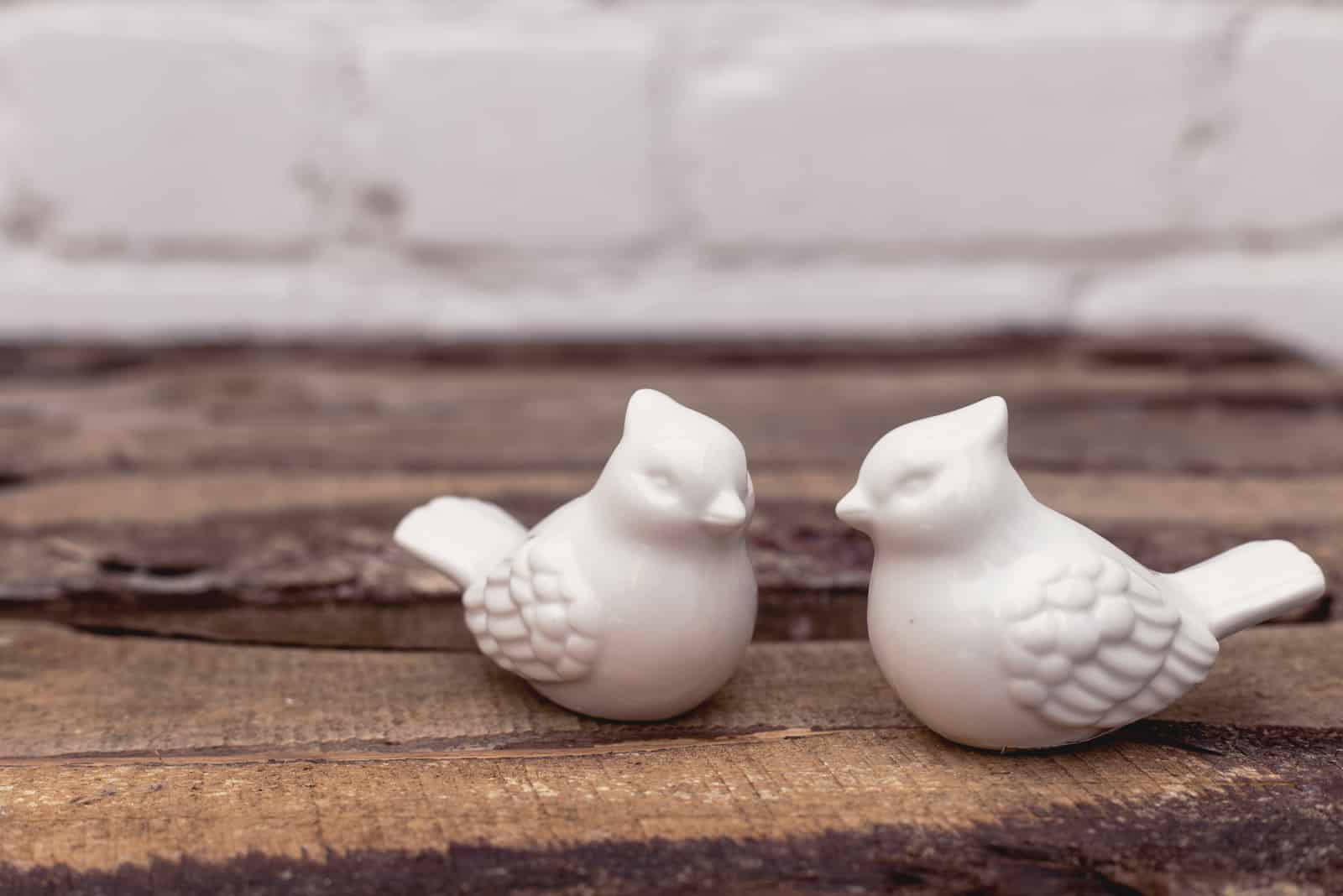 Liebesvögel aus Keramik