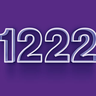 weiße Zahl 1222 auf lila Hintergrund