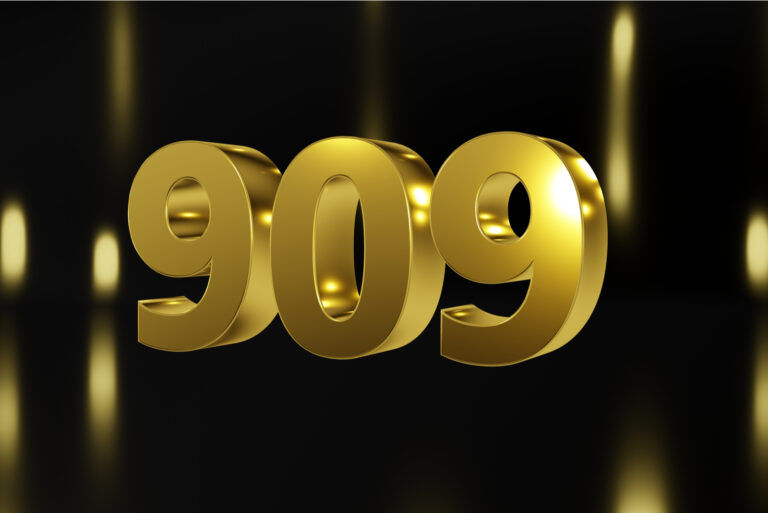 Nummer 909 auf schwarzem Hintergrund