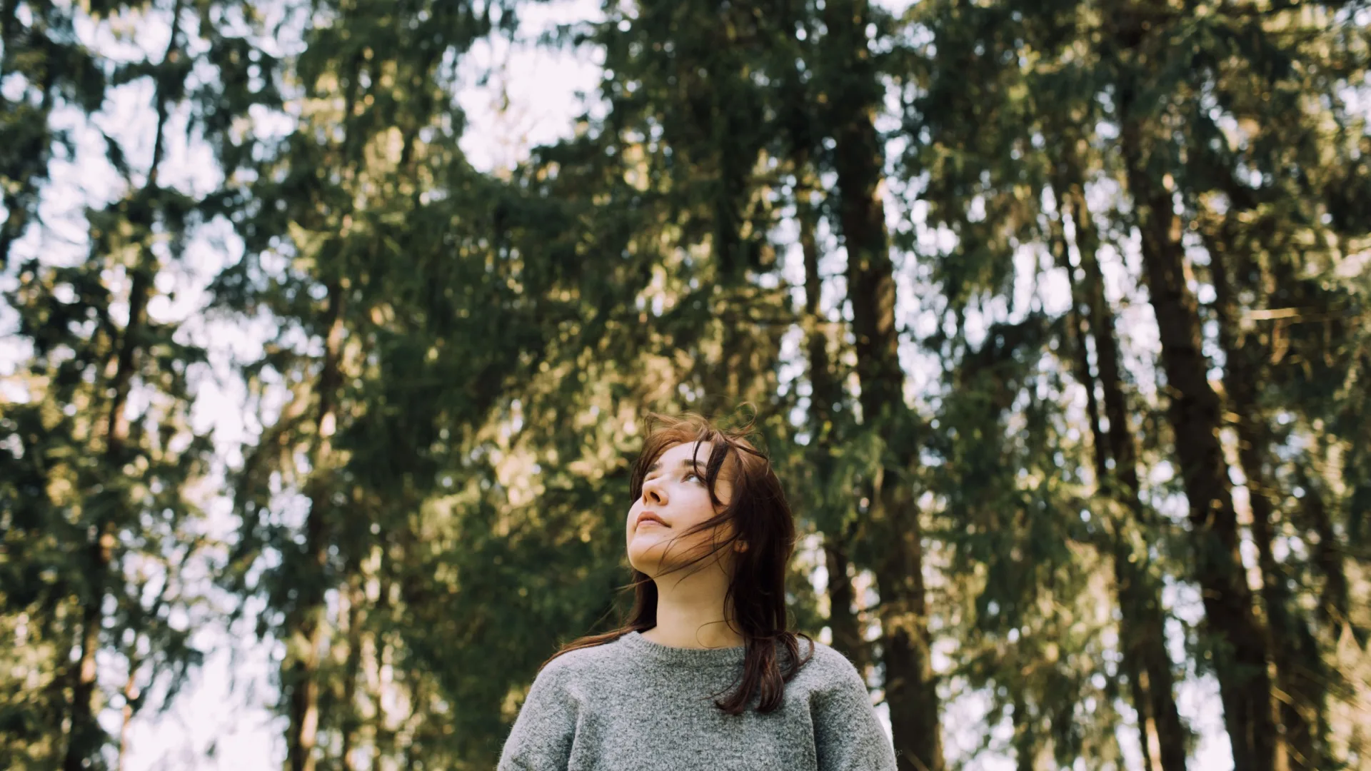 Frau im Wald