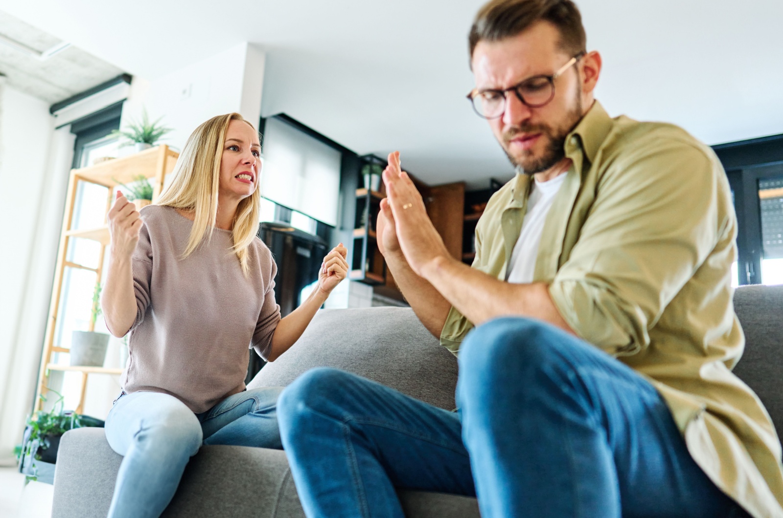 frau streitet mit narzisst