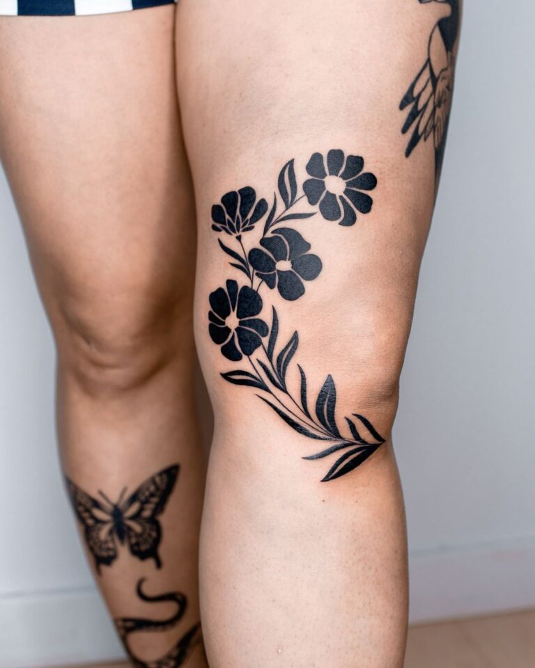 Blumen Tattoo um dein Bein herum