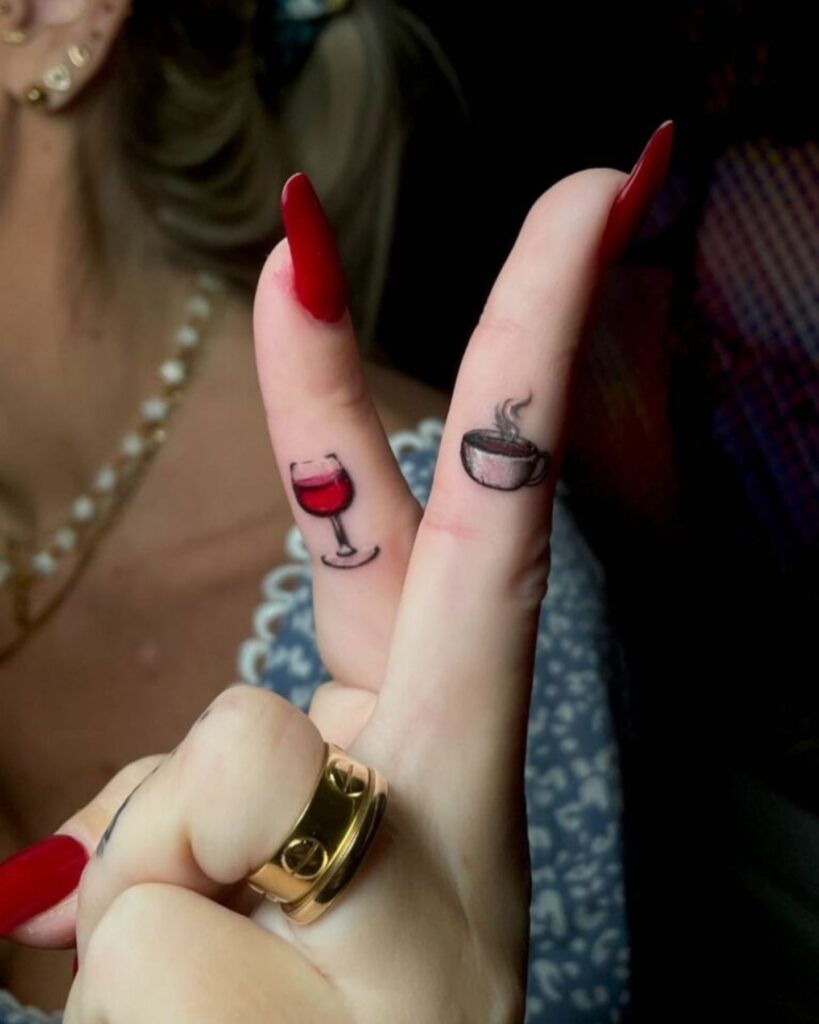 Personalisierte Fingertattoos