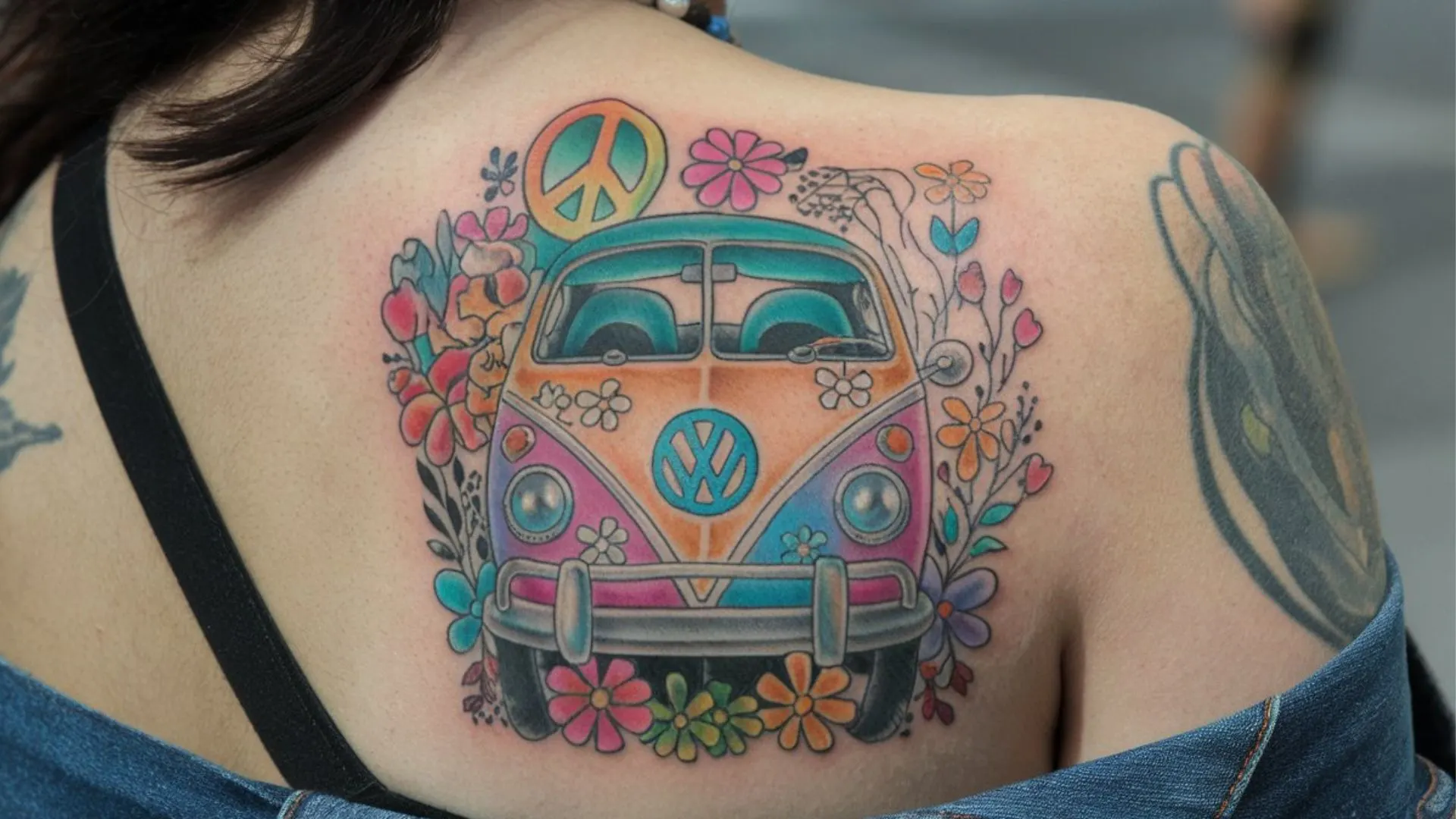 Groovige Hippie Tattoos