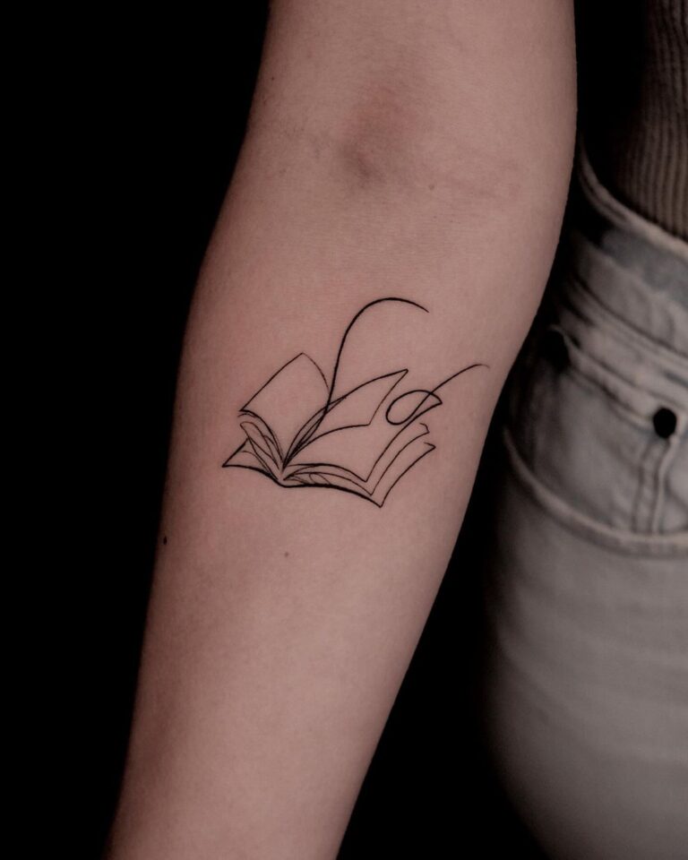 Buch-Tattoo