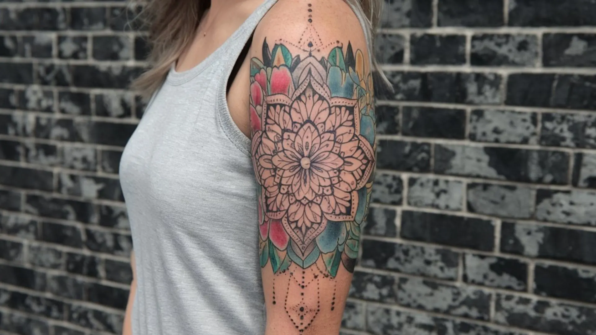 Erstaunliche Mandala-Tattoo-aermel