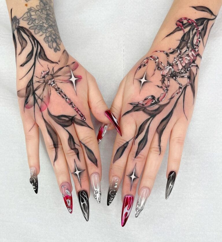 Skorpion und Libelle Hand-Tattoo