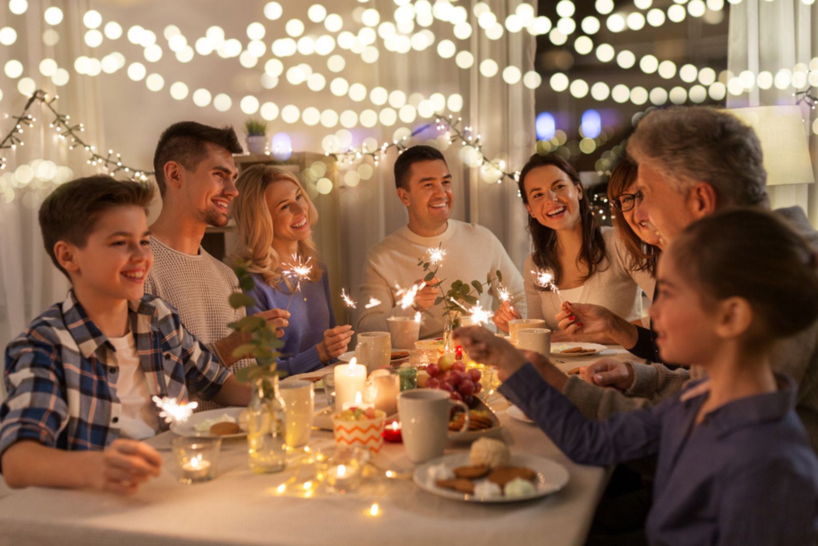 Familie feiert Neujahr