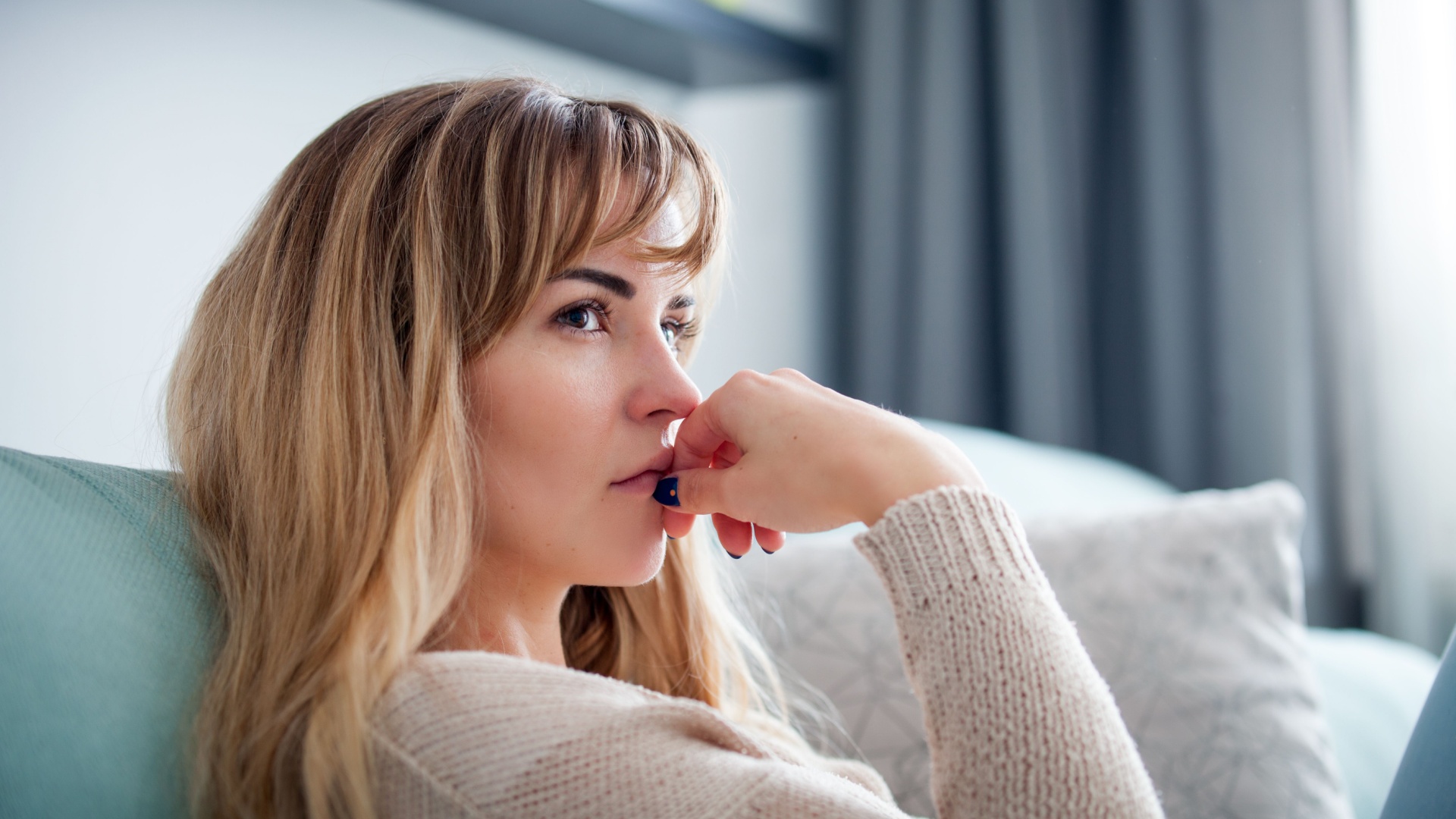 20 Dinge, die viele Frauen in der Ehe hinnehmen – und später bitter bereuen