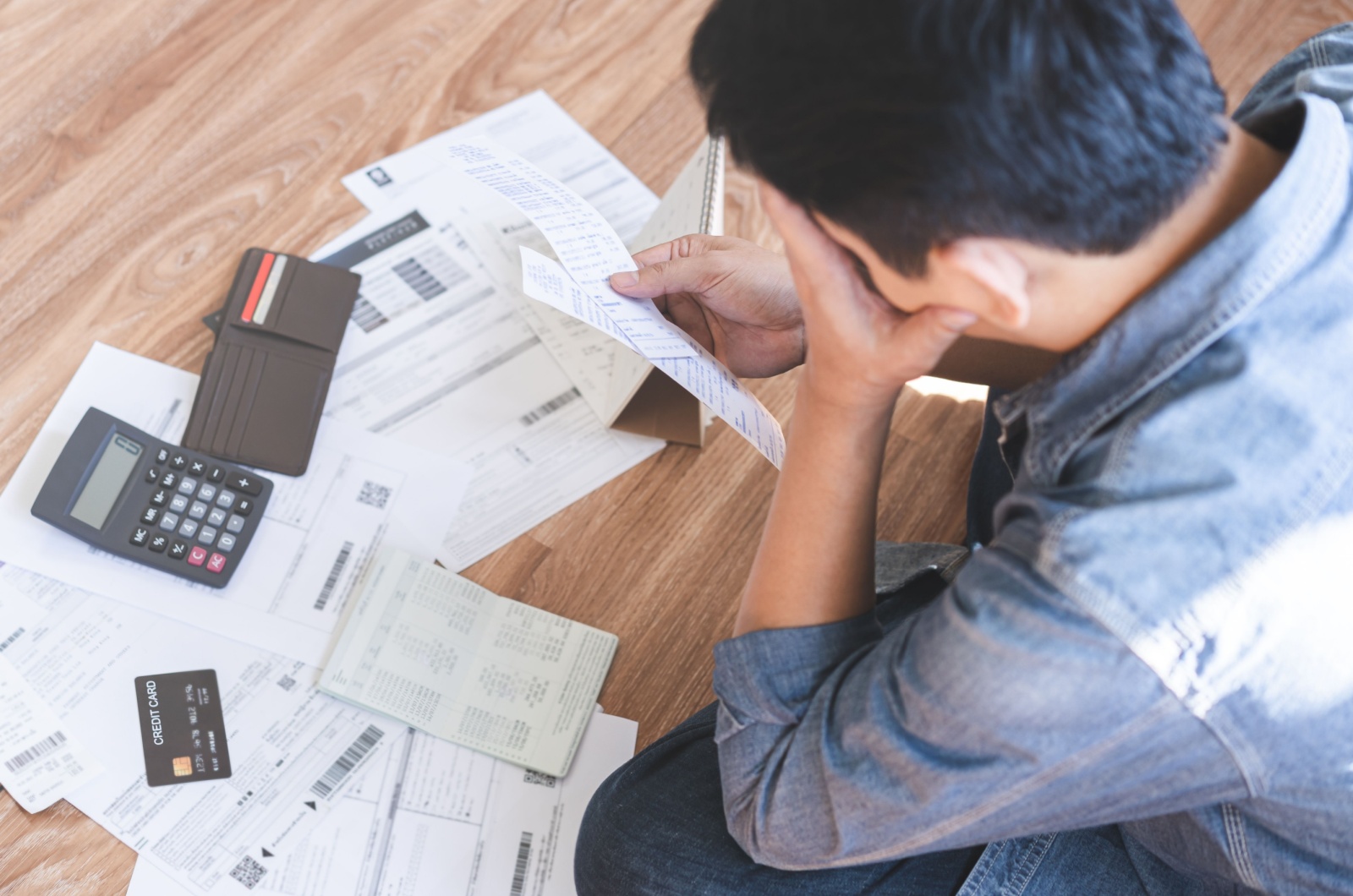 Mann mit finanziellen Problemen