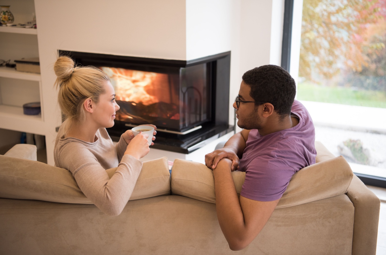 Mann und Frau im Haus