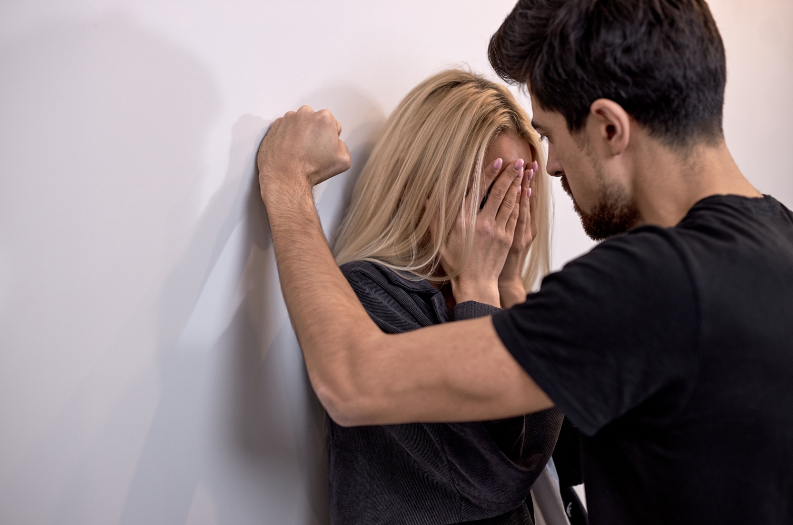 Mann und Frau im Konflikt