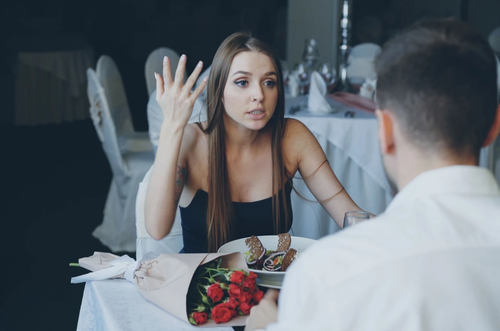 Paar streitet bei einem Date