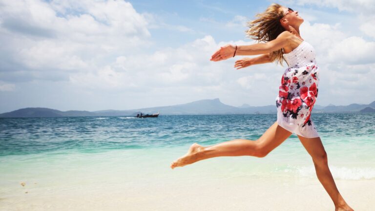 Frau am Strand
