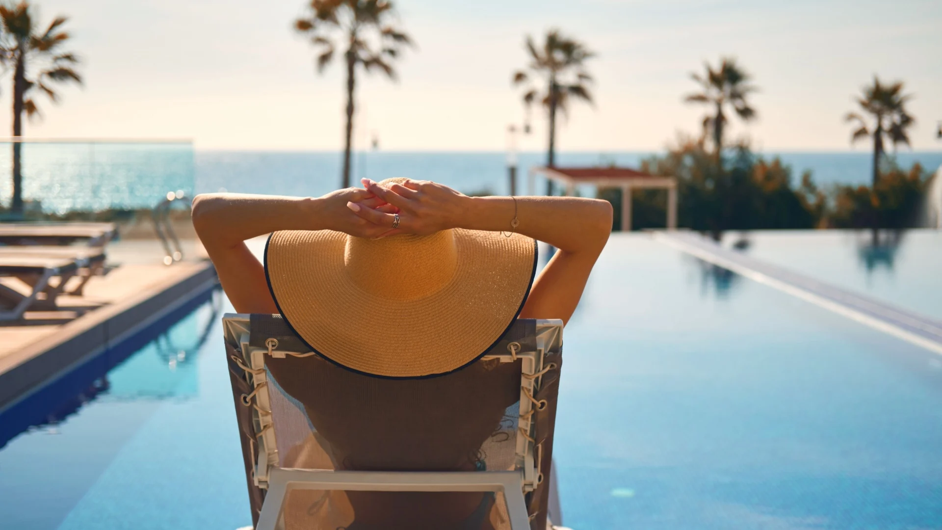 Frau im Urlaub