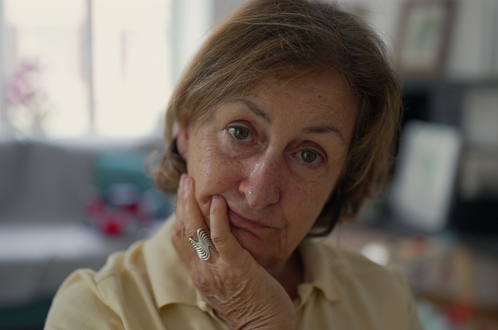 aeltere Frau