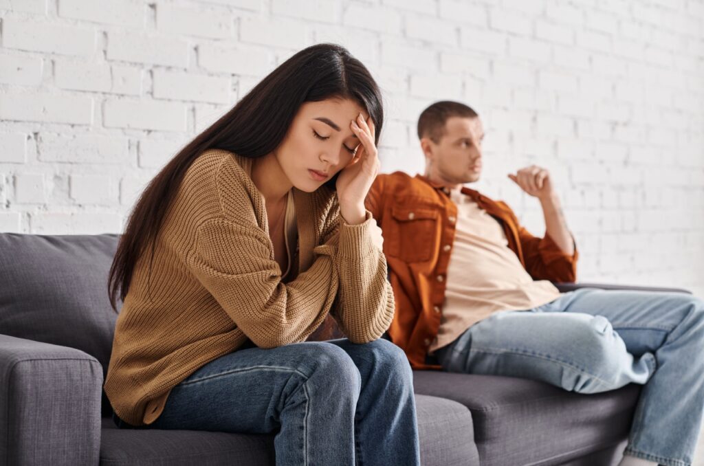 der narzisst spielt mit emotionen der frau