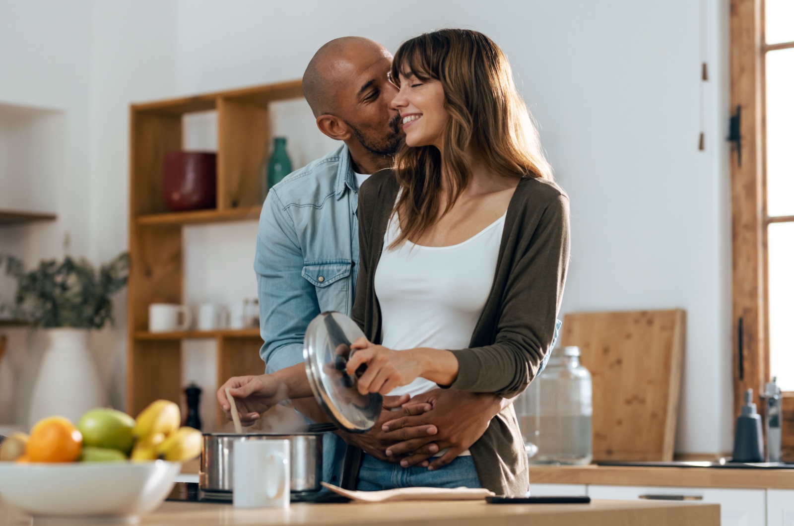 paar kocht gemeinsam