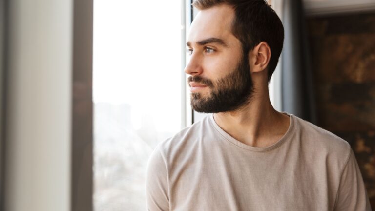 Warum Maenner ihre Gefuehle verbergen und Wege wie du es erkennst